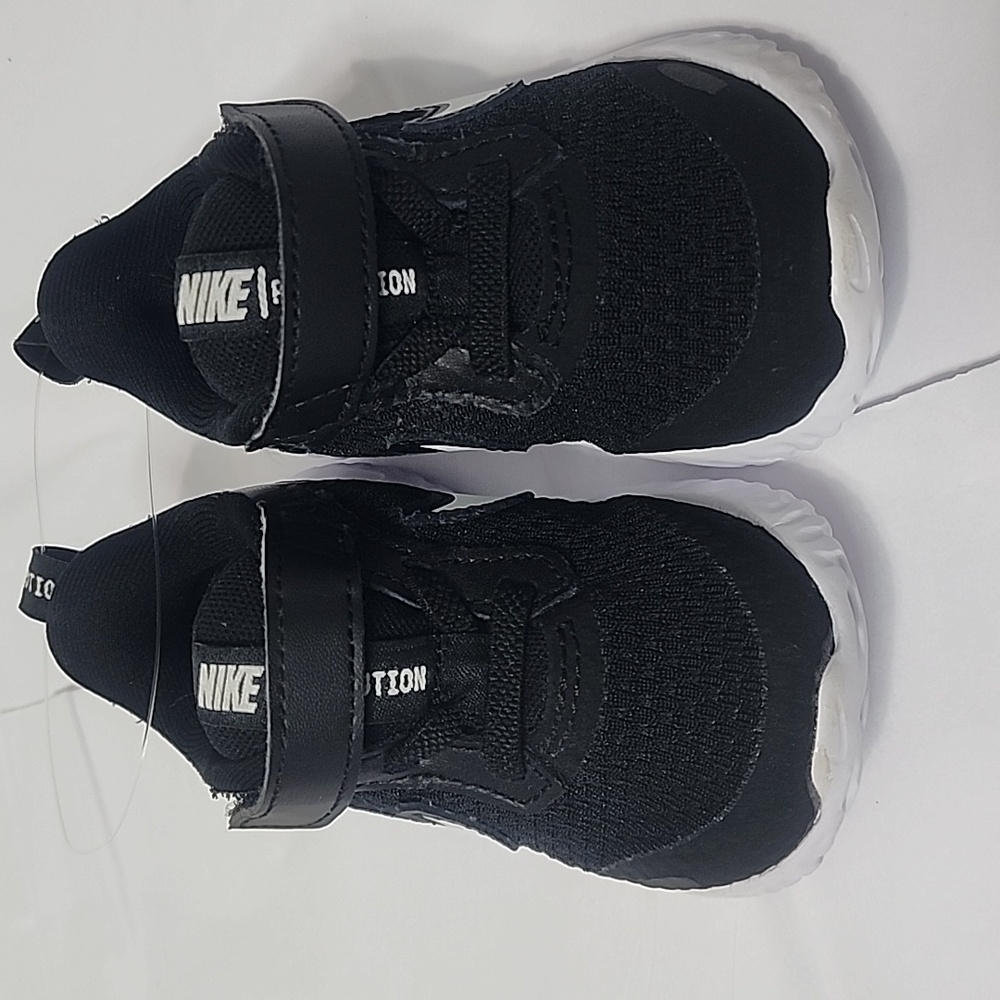 NIKE TODDLER “REVOLUTION” TENNIS SHOE 4C BLACK
